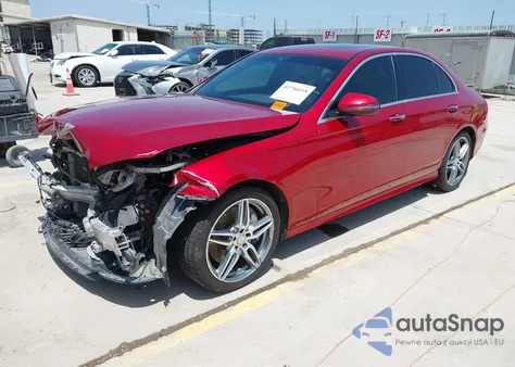 2017 Mercedes-Benz E 300 z USA, uszkodzony, nr VIN WDDZF4JB4HA186828